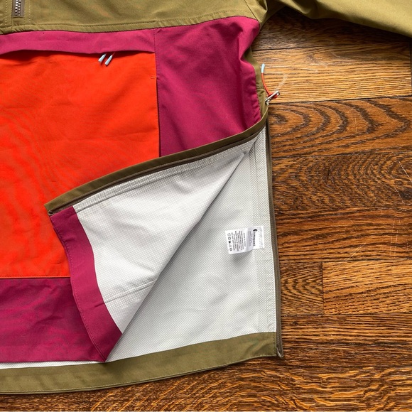 Cotopaxi Women’s Cielo Rain Anorak Jacket in Oak - Picture 5 of 12